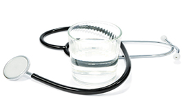 得了高血压就要少喝水？了解5个要点，助你健康饮水，稳控血压