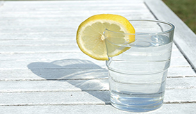 早晨起床时，要注意避开这5个不良行为，以免影响身体健康